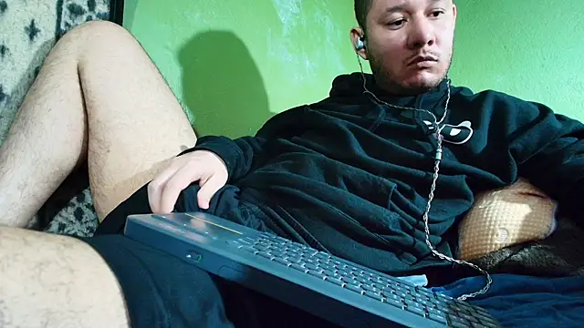 Snapshot of sweet_cock28 chatting on January 2025 06:36:02 PM sweet cock28 online show from January 2025 06:36:02 PM