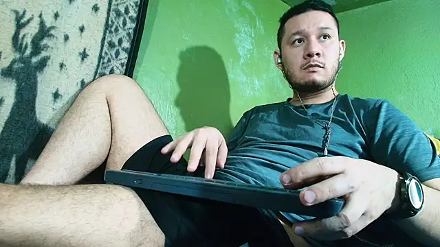 Snapshot of sweet_cock28 chatting on February 2025 06:20:02 PM sweet cock28 online show from February 2025 06:20:02 PM