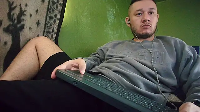 Snapshot of sweet_cock28 chatting on February 2025 03:42:01 PM sweet cock28 online show from February 2025 03:42:01 PM