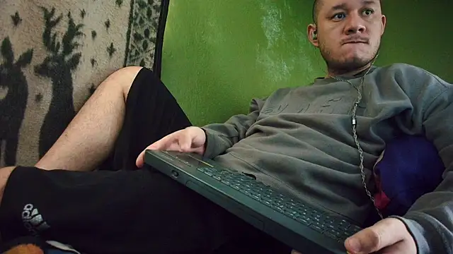 Snapshot of sweet_cock28 chatting on February 2025 03:27:01 PM sweet cock28 online show from February 2025 03:27:01 PM