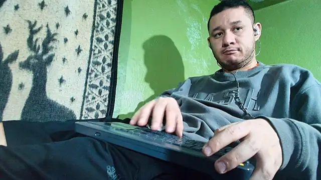 Snapshot of sweet_cock28 chatting on February 2025 03:27:01 PM sweet cock28 online show from February 2025 03:27:01 PM