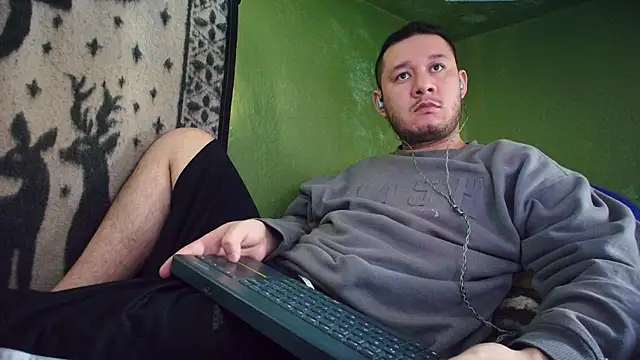 Snapshot of sweet_cock28 chatting on February 2025 03:43:02 PM sweet cock28 online show from February 2025 03:43:02 PM