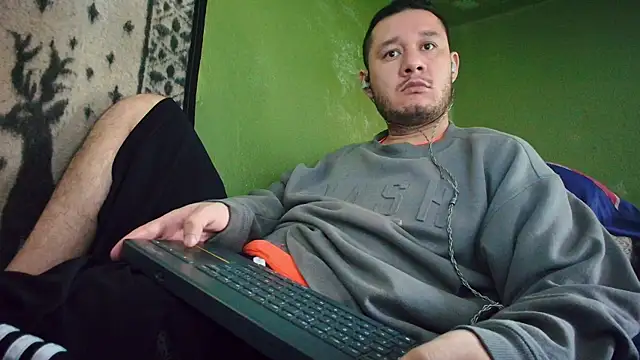 Snapshot of sweet_cock28 chatting on February 2025 03:47:01 PM sweet cock28 online show from February 2025 03:47:01 PM