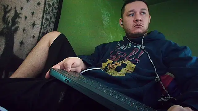 Snapshot of sweet_cock28 chatting on February 2025 03:31:02 PM sweet cock28 online show from February 2025 03:31:02 PM