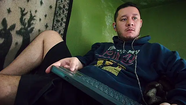 Snapshot of sweet_cock28 chatting on February 2025 03:37:02 PM sweet cock28 online show from February 2025 03:37:02 PM