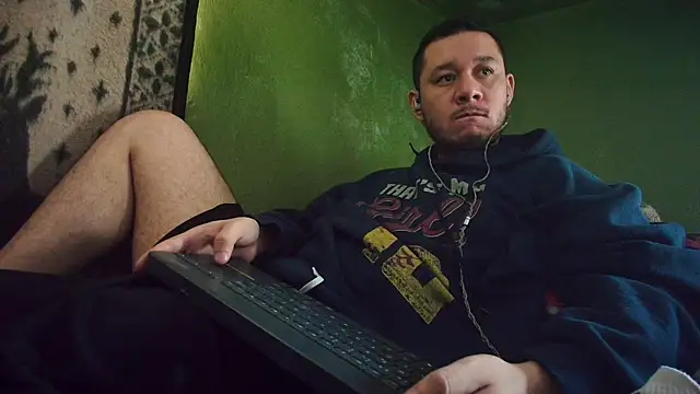 Snapshot of sweet_cock28 chatting on March 2025 02:43:02 PM sweet cock28 online show from March 2025 02:43:02 PM