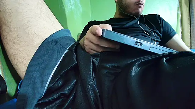 Snapshot of sweet_cock28 chatting on March 2025 06:50:02 PM sweet cock28 online show from March 2025 06:50:02 PM