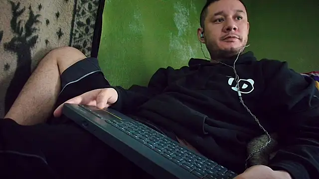 Snapshot of sweet_cock28 chatting on March 2025 03:42:02 PM sweet cock28 online show from March 2025 03:42:02 PM