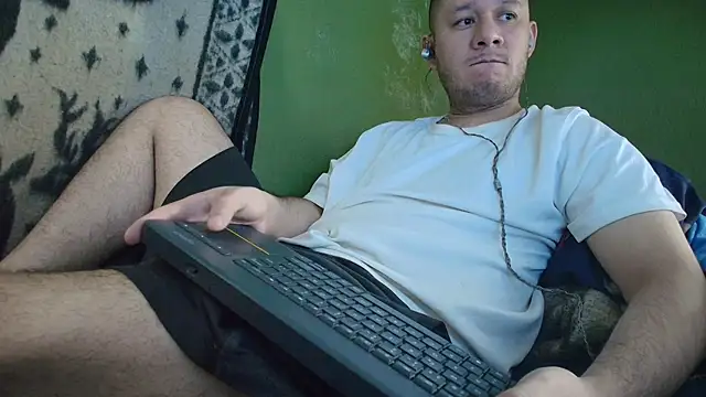 Snapshot of sweet_cock28 chatting on September 2025 03:22:01 PM sweet cock28 online show from September 2025 03:22:01 PM