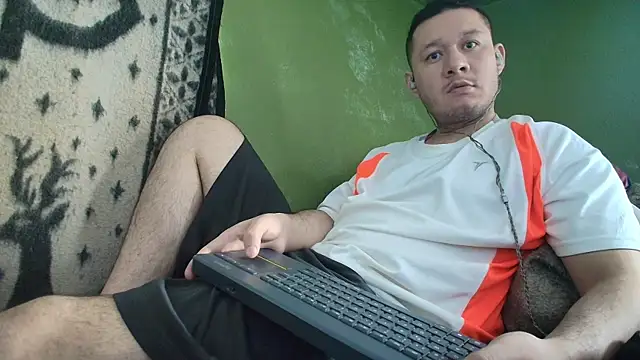 Snapshot of sweet_cock28 chatting on September 2025 03:34:02 PM sweet cock28 online show from September 2025 03:34:02 PM