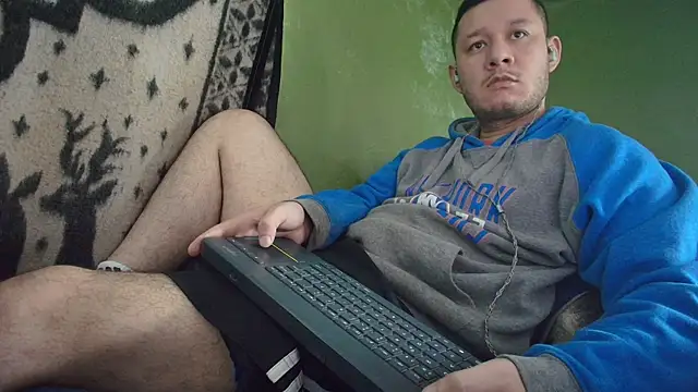 Snapshot of sweet_cock28 chatting on September 2025 03:46:02 PM sweet cock28 online show from September 2025 03:46:02 PM