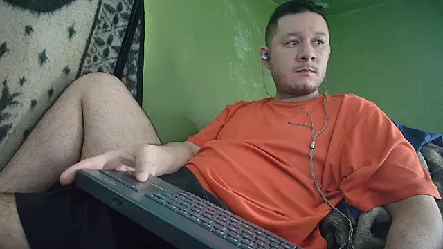 Snapshot of sweet_cock28 chatting on September 2025 03:24:02 PM sweet cock28 online show from September 2025 03:24:02 PM