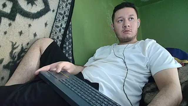 Snapshot of sweet_cock28 chatting on September 2025 03:37:02 PM sweet cock28 online show from September 2025 03:37:02 PM