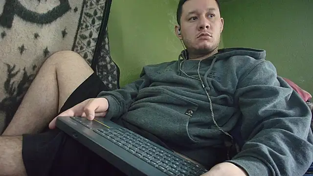 Snapshot of sweet_cock28 chatting on September 2025 03:28:02 PM sweet cock28 online show from September 2025 03:28:02 PM