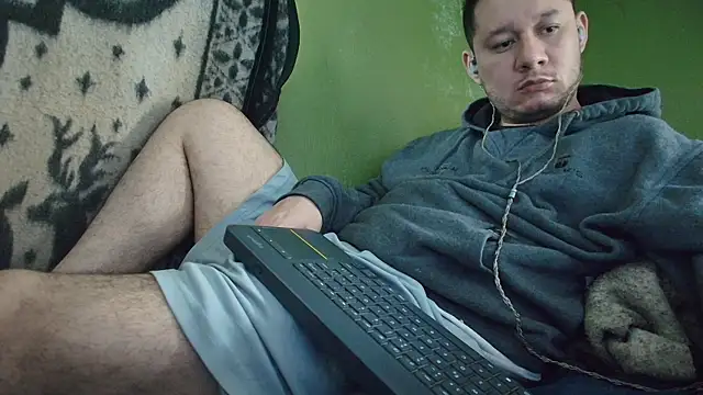 Snapshot of sweet_cock28 chatting on September 2025 03:28:01 PM sweet cock28 online show from September 2025 03:28:01 PM