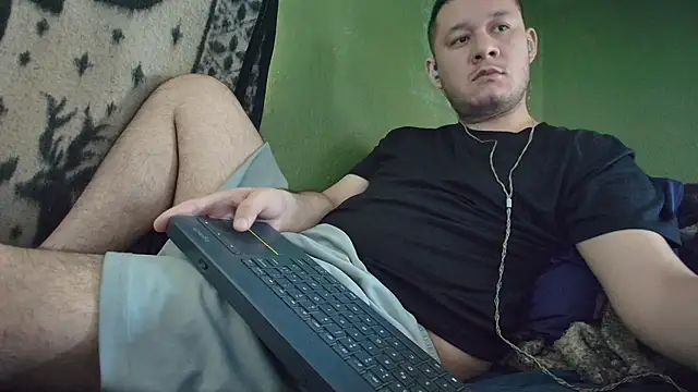 Snapshot of sweet_cock28 chatting on October 2025 03:34:01 PM sweet cock28 online show from October 2025 03:34:01 PM