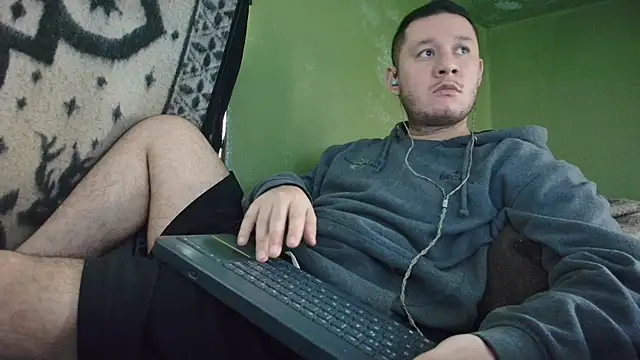 Snapshot of sweet_cock28 chatting on October 2025 03:25:02 PM sweet cock28 online show from October 2025 03:25:02 PM