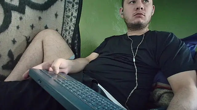 Snapshot of sweet_cock28 chatting on October 2025 03:30:02 PM sweet cock28 online show from October 2025 03:30:02 PM