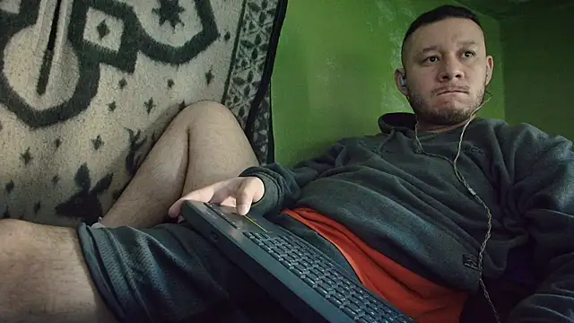 Snapshot of sweet_cock28 chatting on November 2025 02:04:01 PM sweet cock28 online show from November 2025 02:04:01 PM