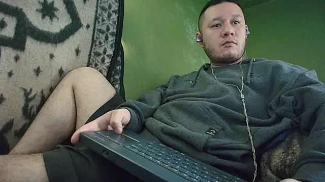 Snapshot of sweet_cock28 chatting on November 2025 03:22:01 PM sweet cock28 online show from November 2025 03:22:01 PM