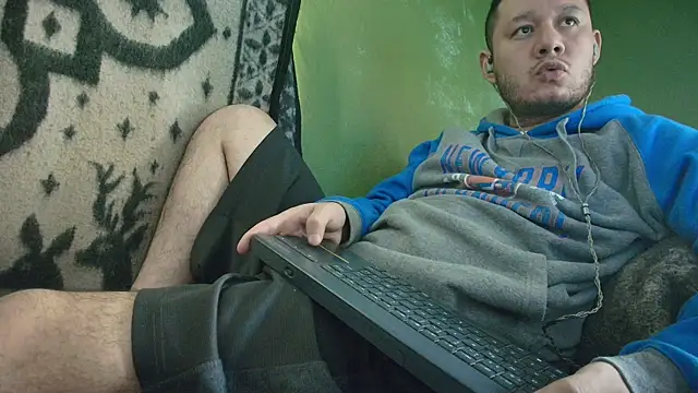 Snapshot of sweet_cock28 chatting on November 2025 03:33:01 PM sweet cock28 online show from November 2025 03:33:01 PM