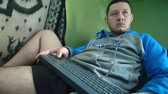 Snapshot of sweet_cock28 chatting on November 2025 03:45:01 PM sweet cock28 online show from November 2025 03:45:01 PM