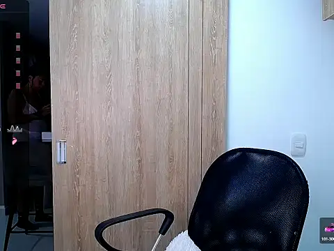 Danna Ross  online show from January 2026 04:22:02 PM