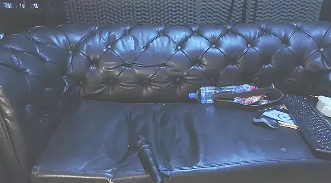 Snapshot of kimberly_swan chatting on January 2025 11:43:02 PM kimberly swan online show from January 2025 11:43:02 PM