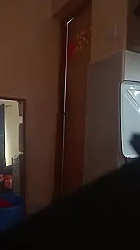 Snapshot of squirydol chatting on November 2025 06:27:01 AM squirydol online show from November 2025 06:27:01 AM