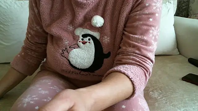 Snapshot of mysteriouscouple001 chatting on December 2024 12:11:01 PM mysteriouscouple001 online show from December 2024 12:11:01 PM