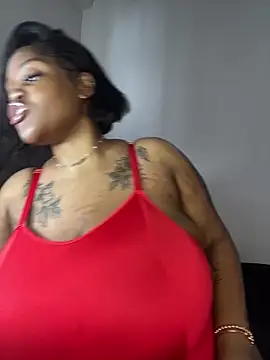 Snapshot of Yung-Missy chatting on December 2024 01:19:02 PM Yung-Missy online show from December 2024 01:19:02 PM