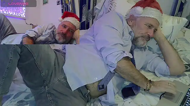 Snapshot of DaddybearVLC chatting on December 2024 08:11:01 PM DaddybearVLC online show from December 2024 08:11:01 PM