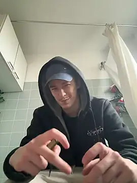 Snapshot of Toyjungee chatting on December 2024 02:49:01 PM Toyjungee online show from December 2024 02:49:01 PM