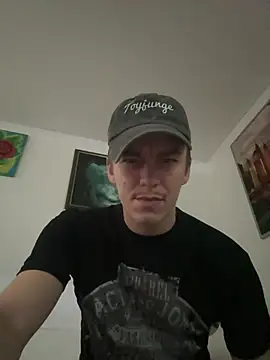 Snapshot of Toyjungee chatting on January 2025 02:35:02 PM Toyjungee online show from January 2025 02:35:02 PM