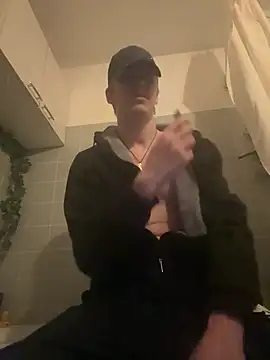 Snapshot of Toyjungee chatting on January 2025 04:51:02 PM Toyjungee online show from January 2025 04:51:02 PM