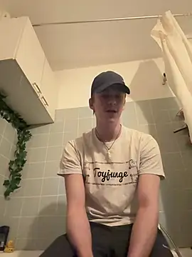 Snapshot of Toyjungee chatting on January 2025 05:23:01 PM Toyjungee online show from January 2025 05:23:01 PM