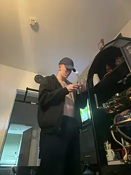 Snapshot of Toyjungee chatting on February 2025 02:43:01 PM Toyjungee online show from February 2025 02:43:01 PM