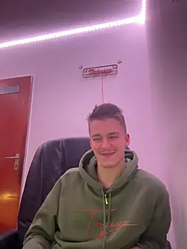 Snapshot of Toyjungee chatting on February 2025 05:30:01 PM Toyjungee online show from February 2025 05:30:01 PM