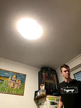 Snapshot of Toyjungee chatting on October 2025 12:03:01 PM Toyjungee online show from October 2025 12:03:01 PM