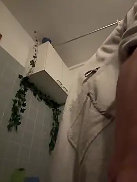 Snapshot of Toyjungee chatting on October 2025 01:25:01 AM Toyjungee online show from October 2025 01:25:01 AM