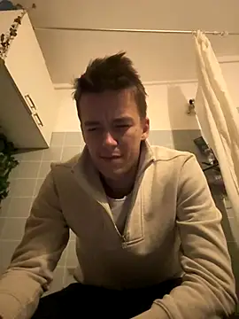 Snapshot of Toyjungee chatting on October 2025 10:25:02 PM Toyjungee online show from October 2025 10:25:02 PM