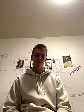 Snapshot of Toyjungee chatting on December 2025 08:24:02 PM Toyjungee online show from December 2025 08:24:02 PM