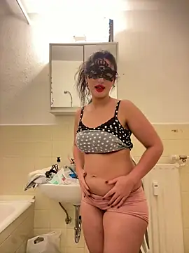 Sarahkhaalifa online show from November 2025 09:11:01 PM