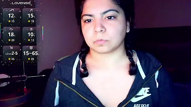 kimmiakiss22 online show from December 2025 11:24:01 PM