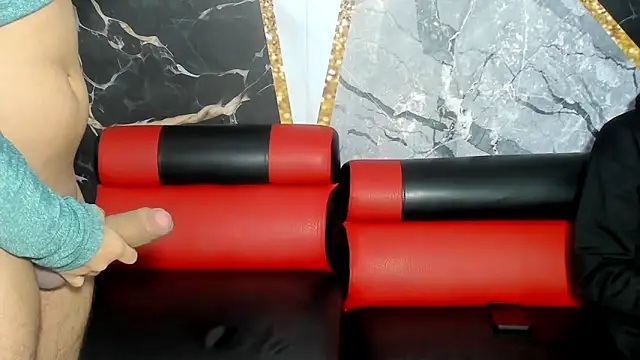 hot-threesome online show from March 2025 03:14:02 PM