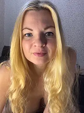 Julia beauty online show from December 2025 09:43:02 PM