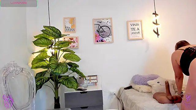 Rachel  Lang online show from November 2025 09:47:01 PM