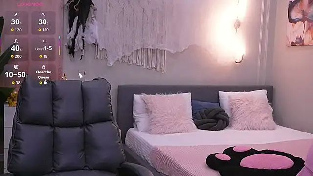 Snapshot of Molly_Jons chatting on October 2025 01:09:02 AM Molly Jons online show from October 2025 01:09:02 AM