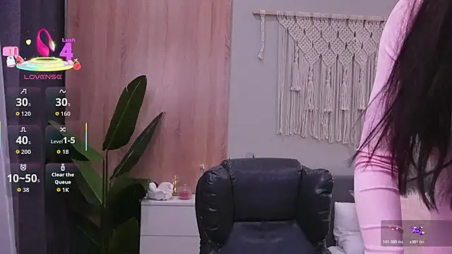 Snapshot of Molly_Jons chatting on December 2025 01:03:02 AM Molly Jons online show from December 2025 01:03:02 AM