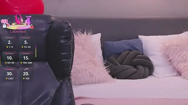 Molly Jons online show from March 2026 01:01:01 AM